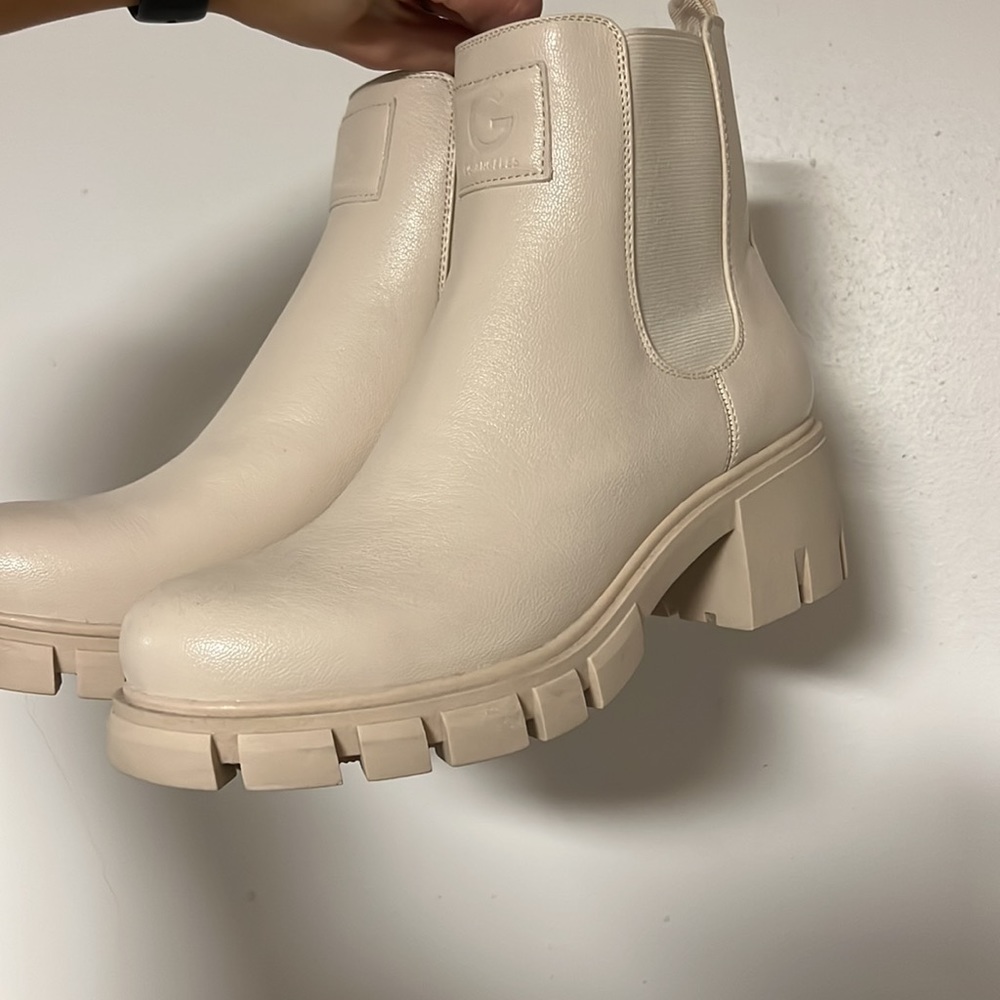 Guess boots
